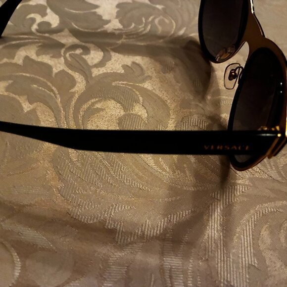 Versace Women's Polarized Sunglasses, VE2198 - NEW; NO BOX - Picture 5 of 8
